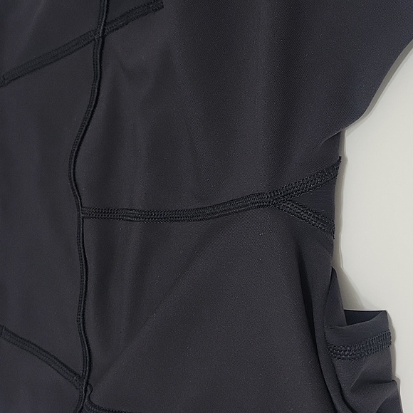 Lululemon Cropped Leggings - Picture 4 of 14